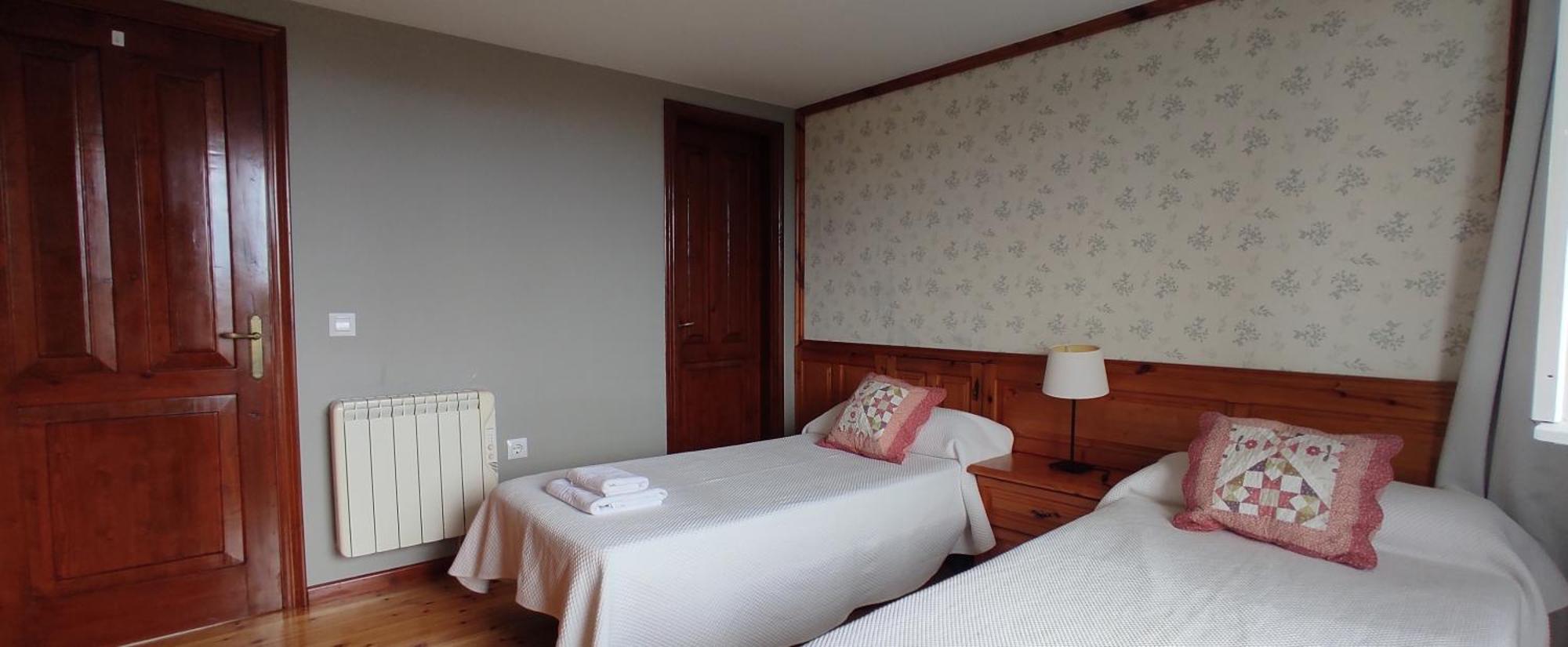 Apartamentos El Jornu リャネス エクステリア 写真